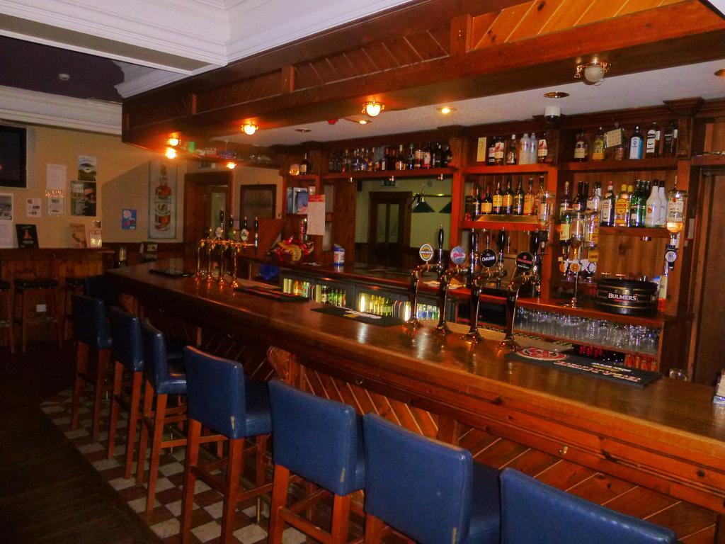 The Schooner Tavern Ballycotton Eksteriør billede